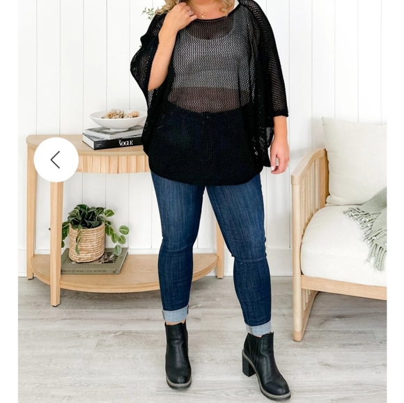 Poncho - Picture 2 of 9